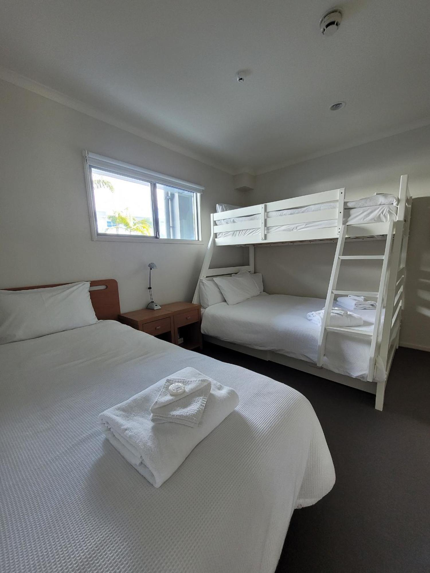 Marina Park Apartments 휘티앙가 외부 사진